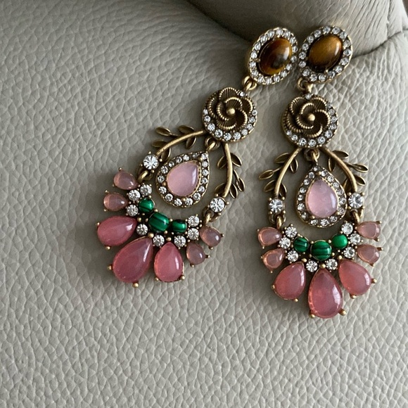 Jewelry - 🆕 Statement earrings with semi-precious cherry quartz-Black Friday🥳